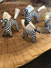 Zebre zebra ceramique par Lizo Nqosino